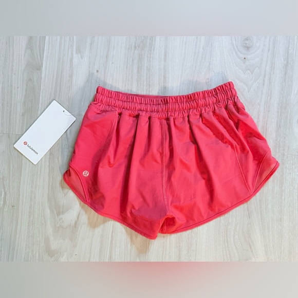 Lululemon Hotty Hot Low-Rise Lined Shorts 2.5” Glaze Pink Sz6 Rare Retired Color - Picture 8 of 9